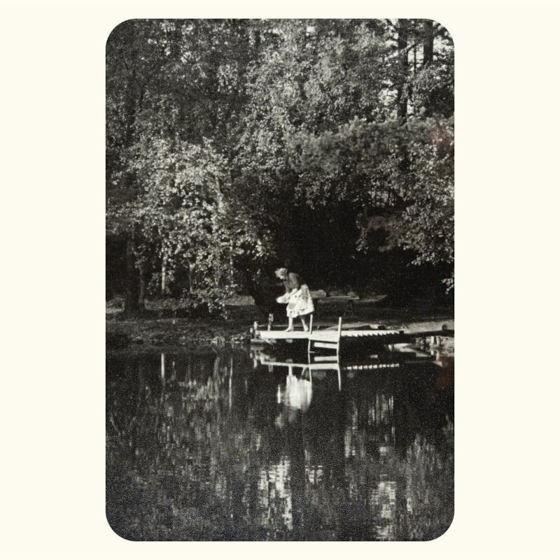 Nainen_Kruunuvuorenrannalla_19541_800h